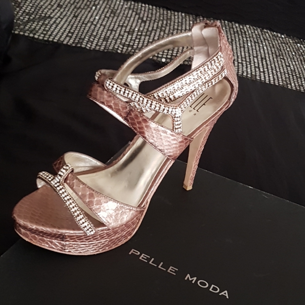 Pelle Moda Leather Platform Sandals Size 8.5